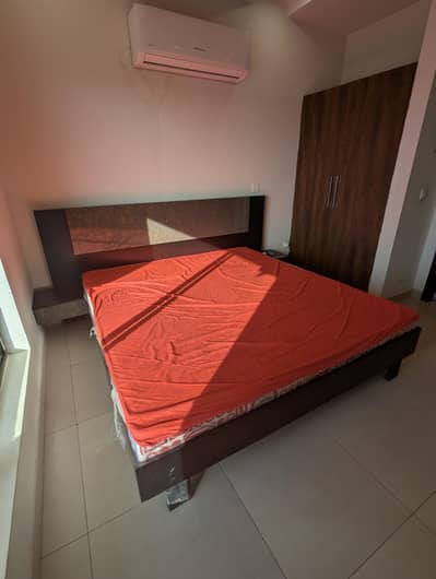 habbit brand kingsize bed