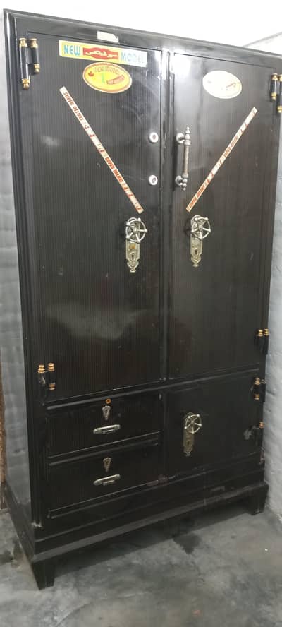 cupboard almari lohay wali