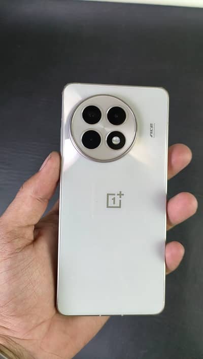Oneplus Ace 5 | 16/512 | 10/10 Condition