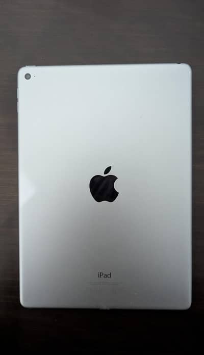 Apple Ipad Air 2 10/10 condition with box