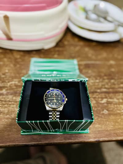 “Luxury Style GMT Watch – Brand New – Box Included – Two Tone Bracelet