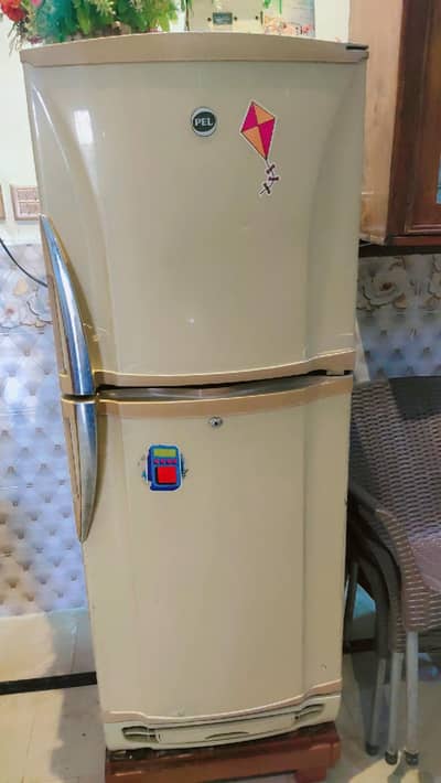 PEL REFRIGERATOR MEDIUM SIZE