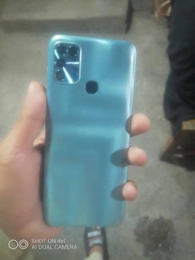 infinix hot 10play  2gb ram 32 gb memory condition 10 by 8