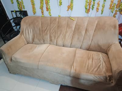 Urgent sale, golden sofa set 8000 only