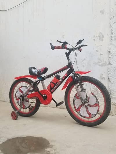 Kids Bicycle – Excellent Condition – Training Wheels"