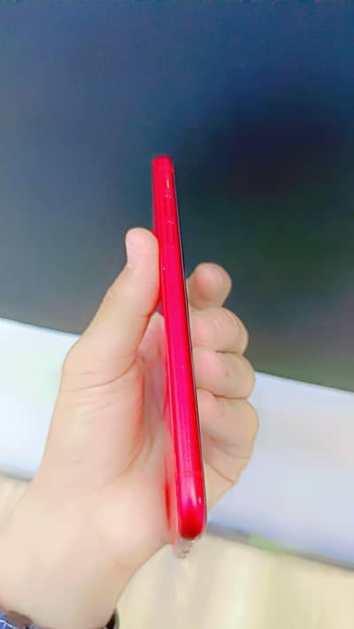 Apple 11 64 GB Colour Red 43 K