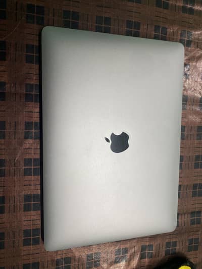 MacBook Pro 2019 13” | Core i5 | 8GB RAM | 256GB SSD | 4 Thunderbolt