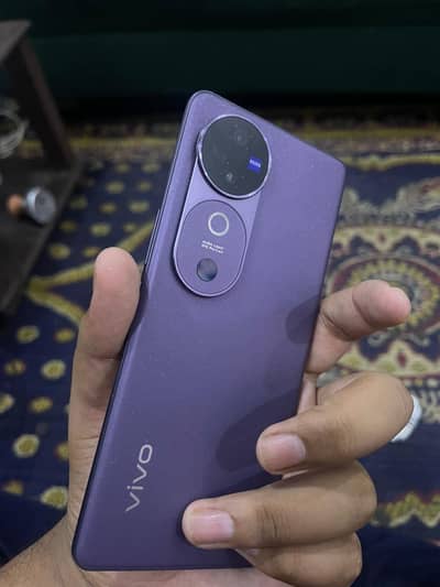Vivo V40 – Excellent Condition – Original Phone – Without Box