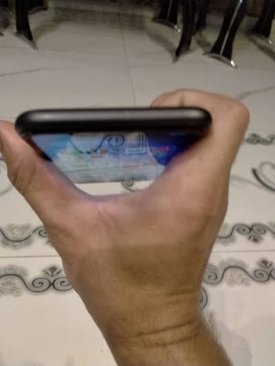 iPhone 11 64 gb jv 10/9.7 2 month sim time