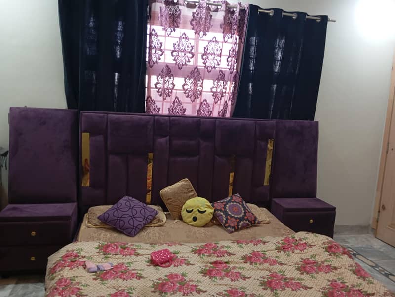 Bed set with dressing table 0