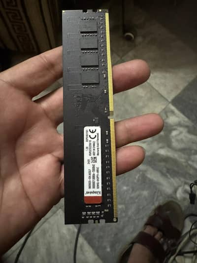 kingston ram 8 gb very good condition ddr4 2600mah