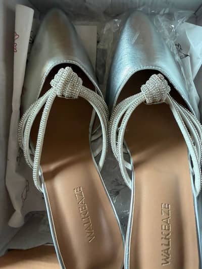 WALKEASE NEW SILVER HEELS FOR 4000 PKR