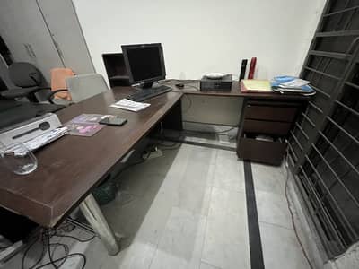 Office executive table