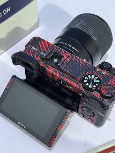 Sony a6400 10/10 full box with 30mm f1.4