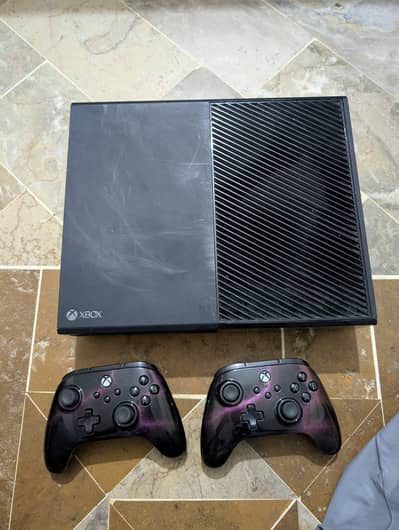 Xbox One 1TB Jailbreak With LCD & 2 Controllers