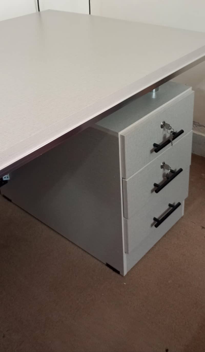 study table/office table 0