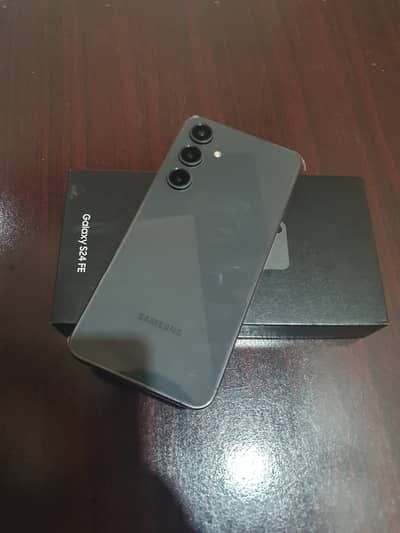 (Urgent): Samsung S24 FE Black | 8/128GB | Canadian Variant | 10/10