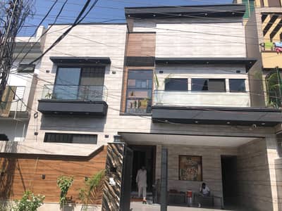 10-Marla Brand New Luxury House For Sale