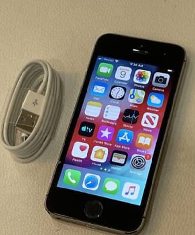 I phone 5S for sale my WhatsApp number 03 45 70 84 434