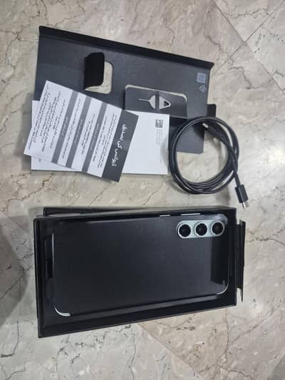 S23 FE (1 year warrenty)