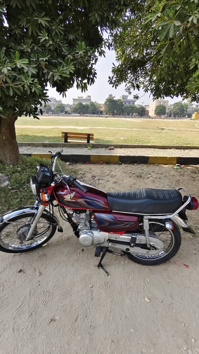 Honda 125 for sale lush condition 03085849508