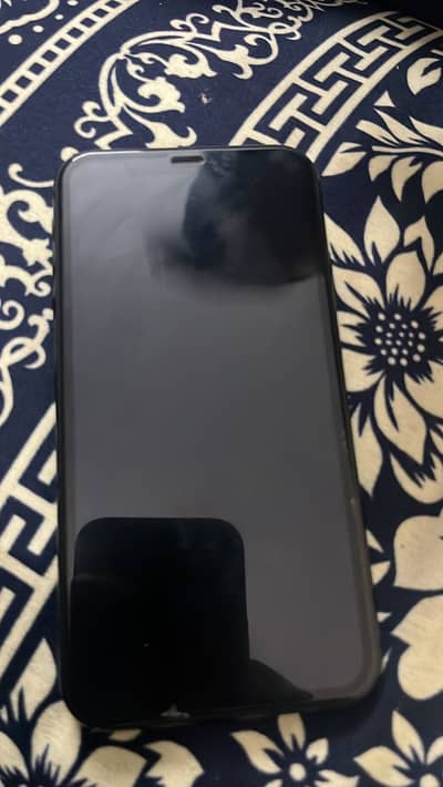 Iphone xr total original phone all ok just minor back break