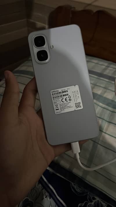 Infinix smart 10 4+4/64