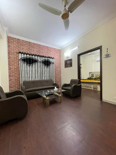 Luxury Guest House 2 Bed Apartment For Short Term & Daily Base Stay In Bahria Town Karachi