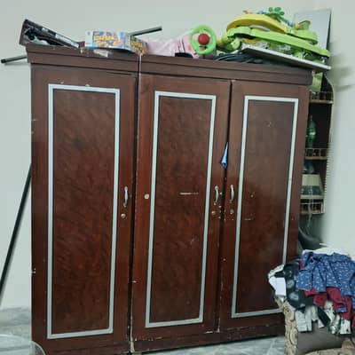 3 doors cupboard full size Almari in good condition