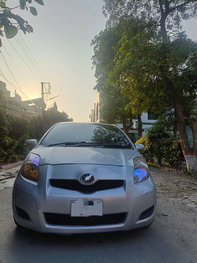 Toyota vitz 2009/2012