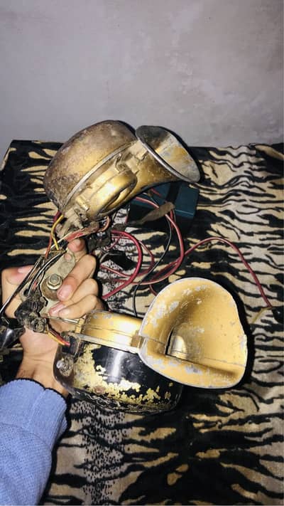 Japanese pressure horns