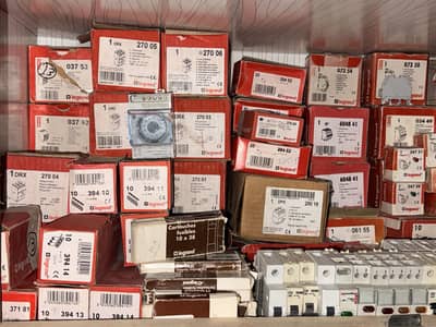 Legrand , Fuji , Semins