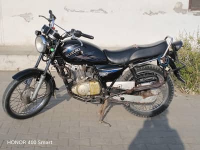 Suzuki bike GS 150 cc pack engine black colour