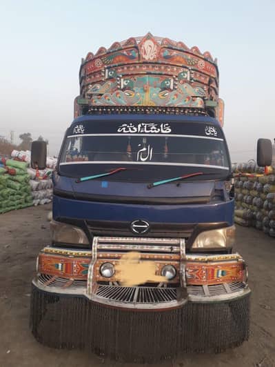 Hino Dutro 2009 model