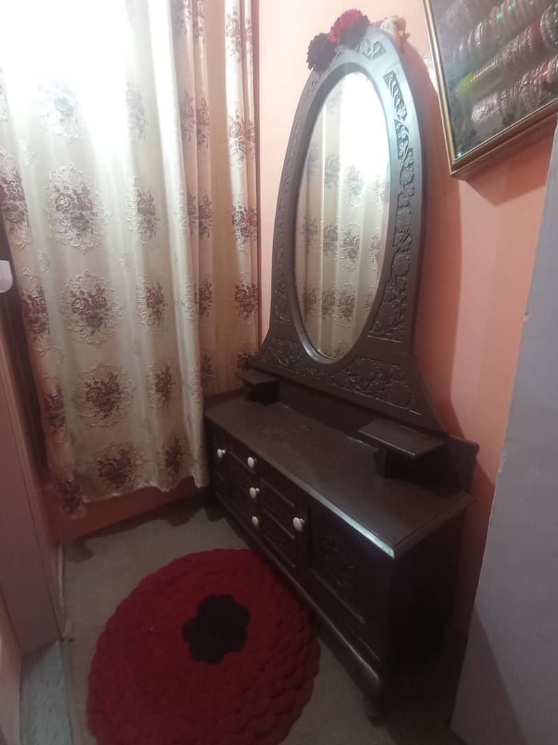 dressing table 0