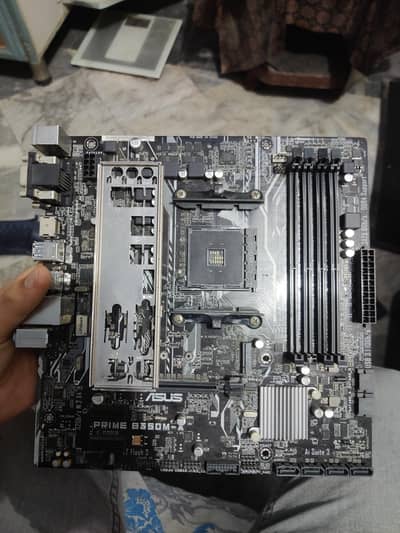 Asus B350 motherboard