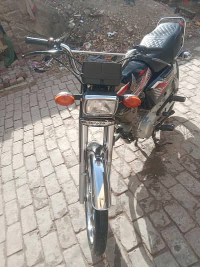 Honda 125 2023/24 total genuine with tyre original mileage