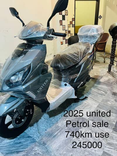 United 100cc 740km used 2025 registerd petrol scoty