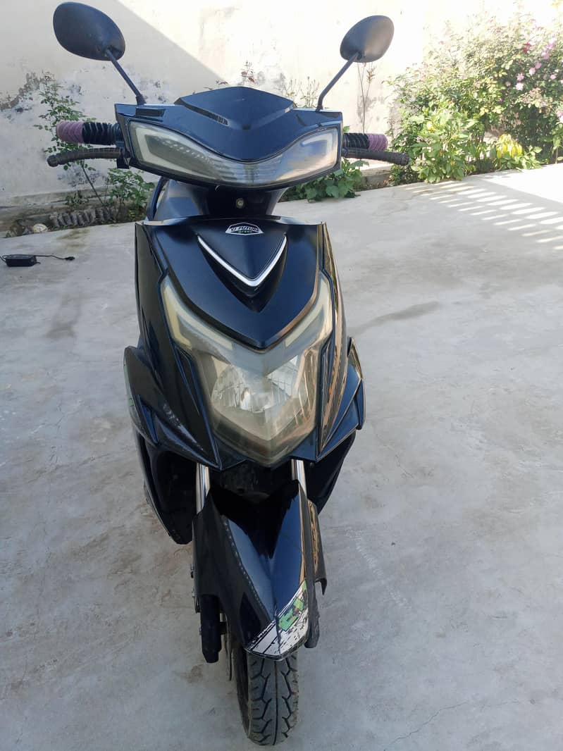 | YJ Future | Electric Scooty | Model 2023 | Bettery changeable | 0