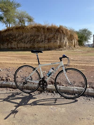 Felt brand Hybride bike made in Taiwan WhatsApp 03334513418