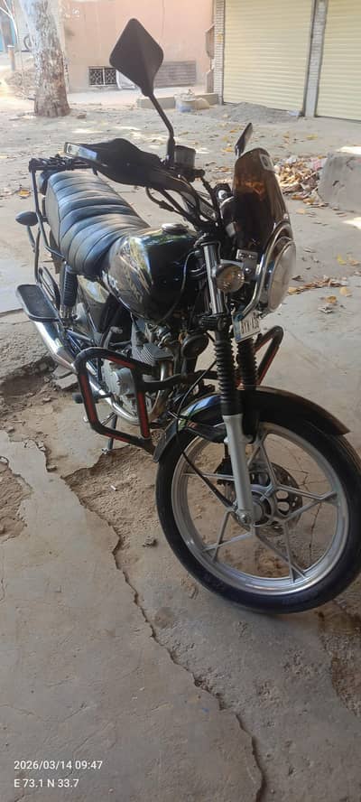 Suzuki bike for sale in good condition only bye drive it's. .