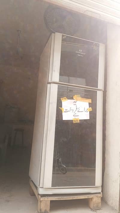 bus Gass nahi for sal  ha 03058682305