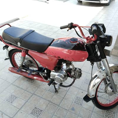 yah bike sel karna hai 10 attend condition hai is bhai ne Lena ho vahi