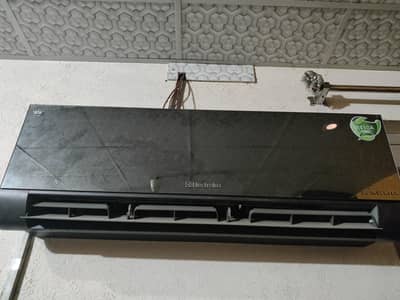 Electrolux 1.5 ton AC used