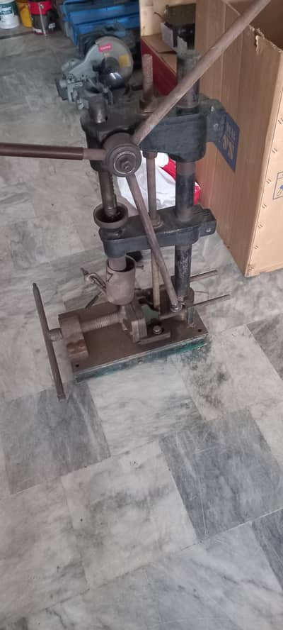 hand molding machine