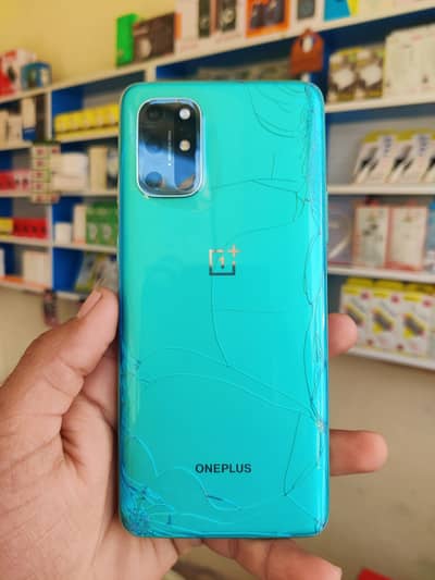 1+8t 12+12GB 256GB BACK CRACK AND 5 LINE IN DISPLAY