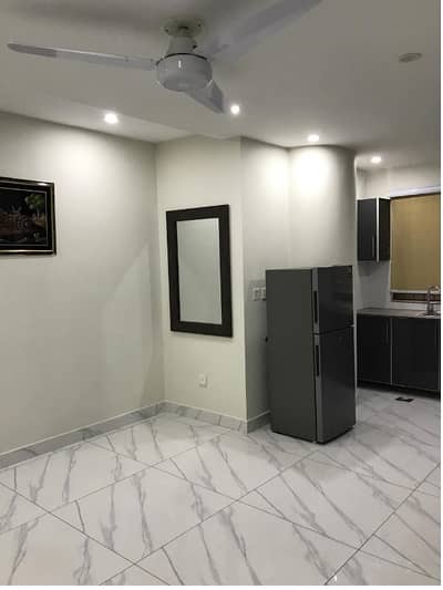 Brand New Building Sami Furnished Area 1200 Square Feet Available For Rent Corporate Office In Main Boulevard Road Gulberg 3 Lahore