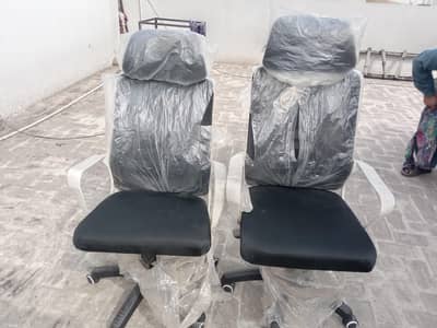 2 luxury office chairs (executive chairs)