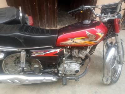 Both tyres grari set & seat is brand new  & all original