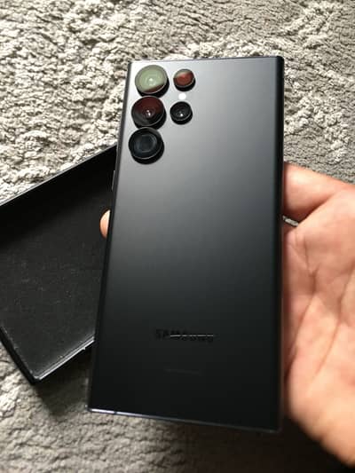 Samsung s22 ultra 12 256GB ,,čpïd